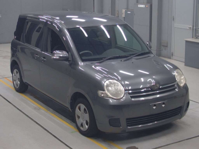 TOYOTA SIENTA 2010