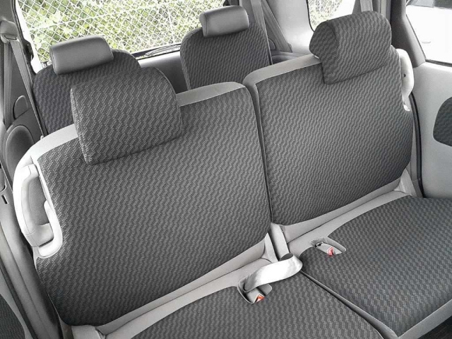 TOYOTA SIENTA 2010