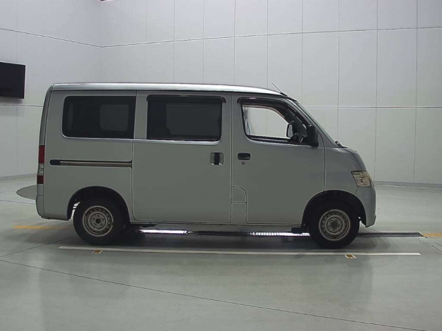TOYOTA TOWN ACE VAN 2017