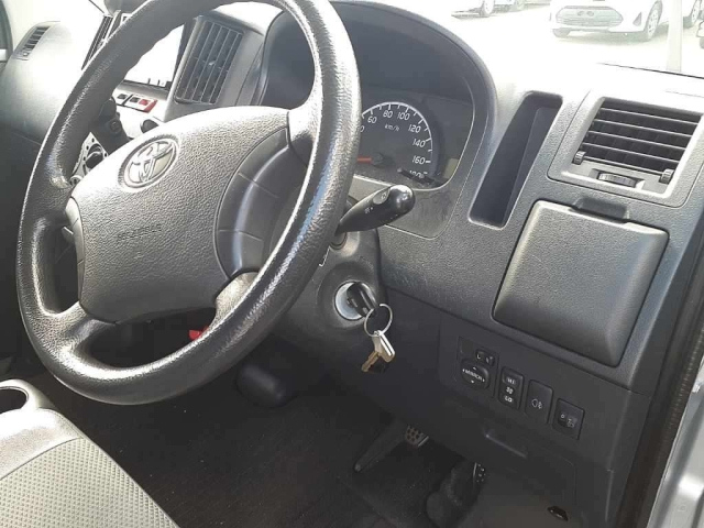 TOYOTA TOWN ACE VAN 2017