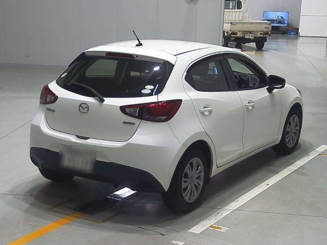 MAZDA DEMIO 2015