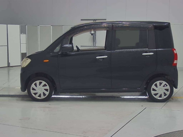 DAIHATSU TANTO EXE 2011