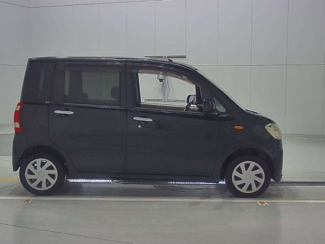 DAIHATSU TANTO EXE 2011
