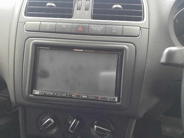 VOLKSWAGEN POLO 2014