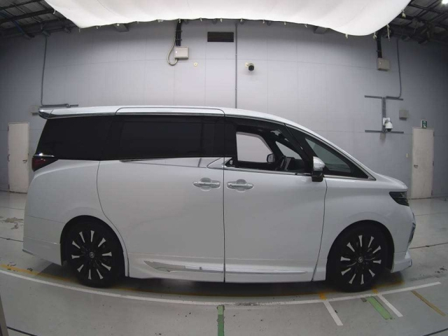 TOYOTA ALPHARD 2025