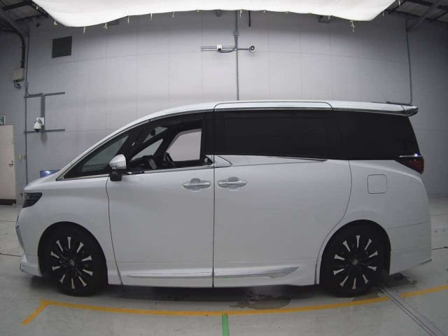 TOYOTA ALPHARD 2025