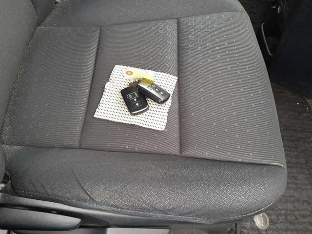 TOYOTA NOAH 2014