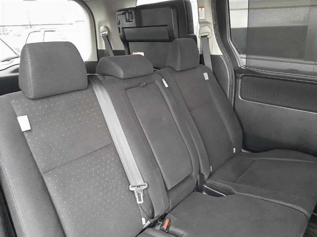 TOYOTA NOAH 2014