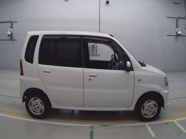 MITSUBISHI TOPPO 2010