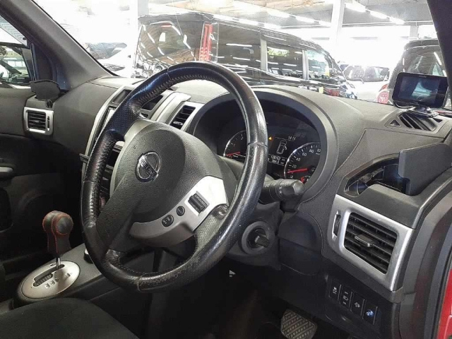 NISSAN X-TRAIL 2010