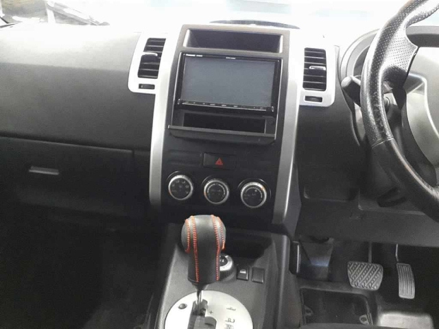 NISSAN X-TRAIL 2010