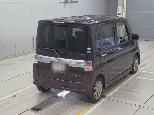DAIHATSU TANTO 2010