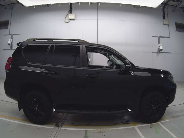 TOYOTA LAND CRUISER PRADO 2023