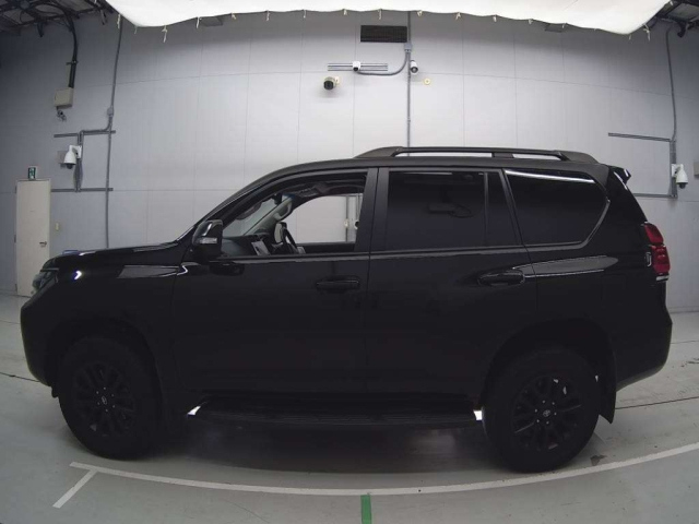 TOYOTA LAND CRUISER PRADO 2023