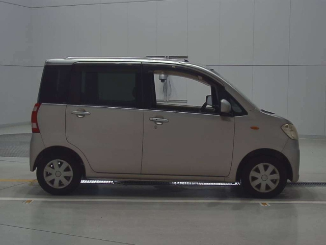DAIHATSU TANTO EXE 2010