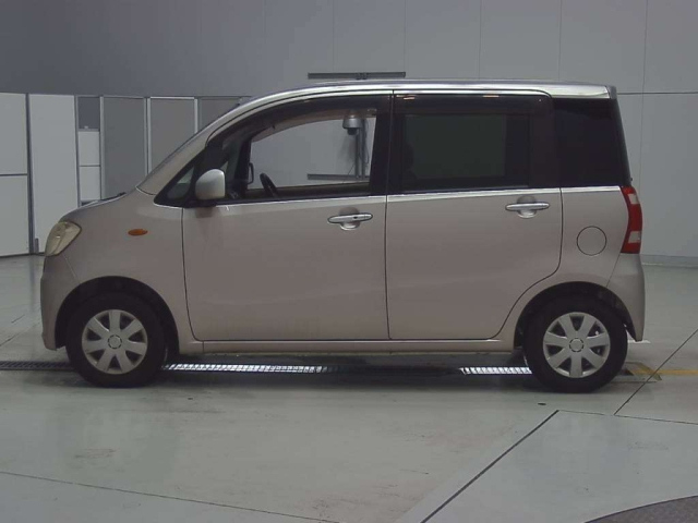 DAIHATSU TANTO EXE 2010