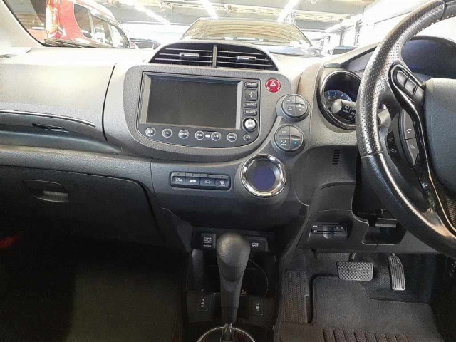 HONDA FIT SHUTTLE 2013