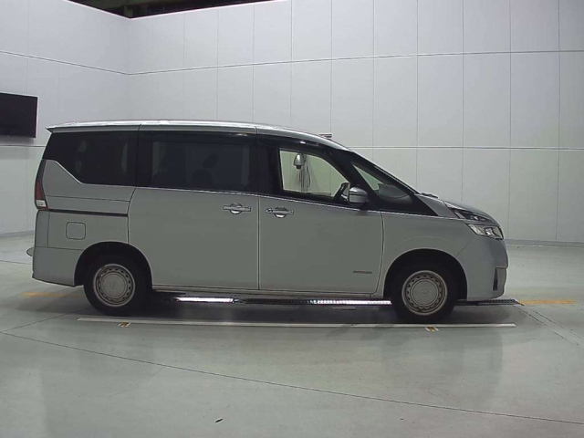 NISSAN SERENA 2019