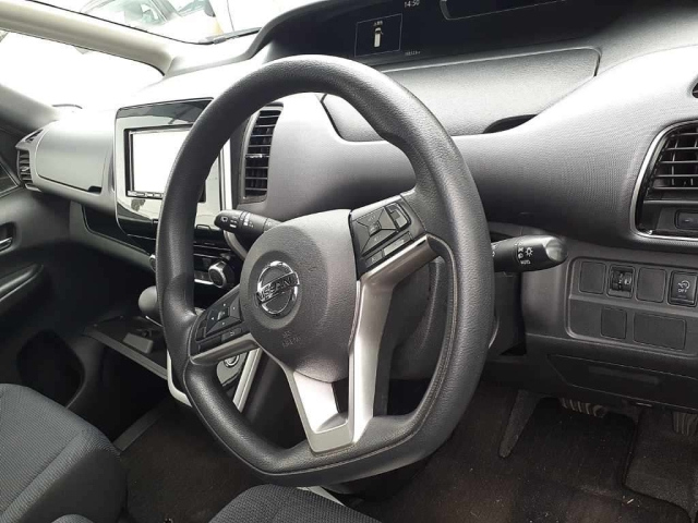 NISSAN SERENA 2019