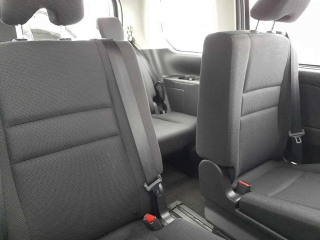 NISSAN SERENA 2019