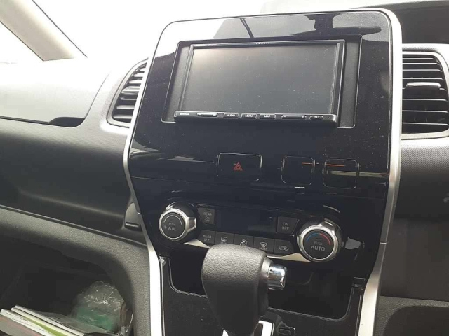 NISSAN SERENA 2019