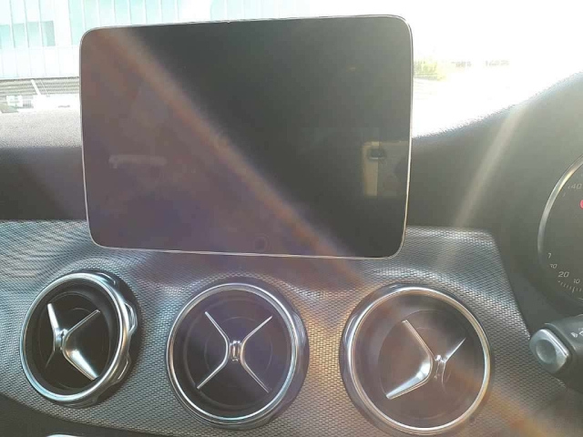 MERCEDES BENZ GLA CLASS 2018