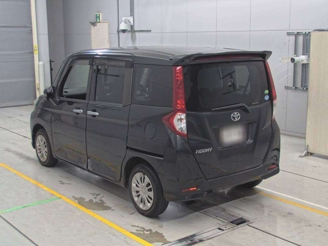 TOYOTA ROOMY 2018