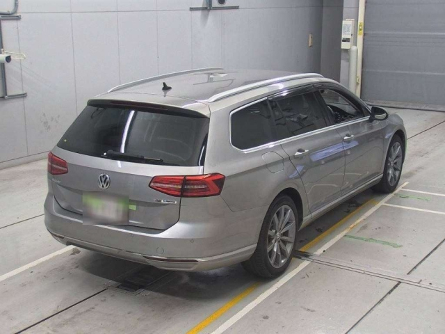 VOLKSWAGEN PASSAT VARIANT 2017