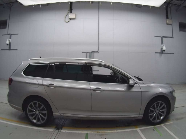 VOLKSWAGEN PASSAT VARIANT 2017