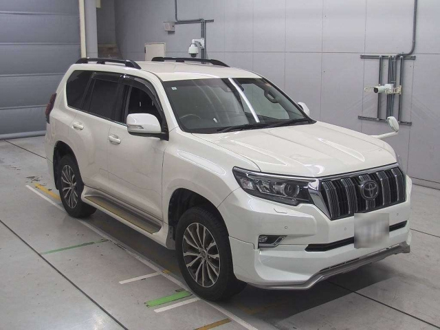 TOYOTA LAND CRUISER PRADO 2019