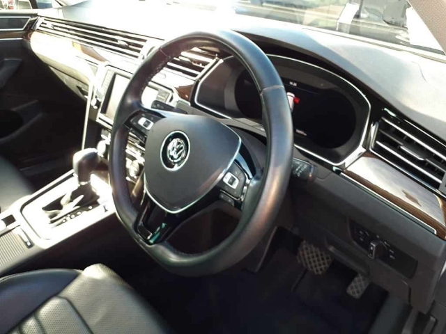 VOLKSWAGEN PASSAT VARIANT 2017