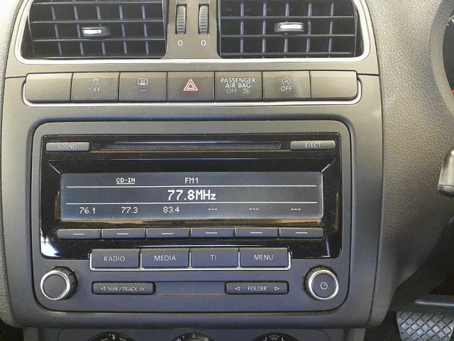 VOLKSWAGEN POLO 2013