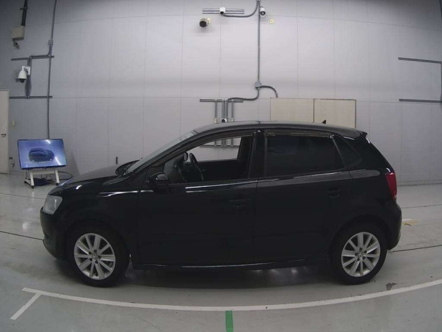 VOLKSWAGEN POLO 2013