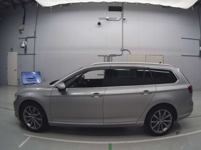 VOLKSWAGEN PASSAT VARIANT 2017