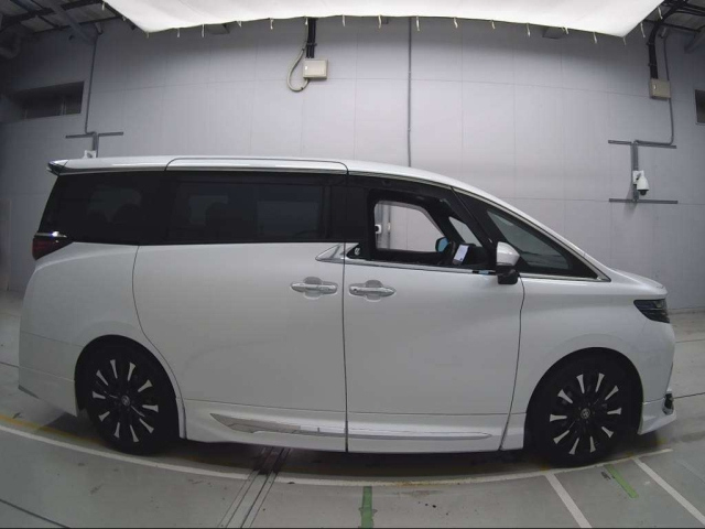 TOYOTA ALPHARD 2023
