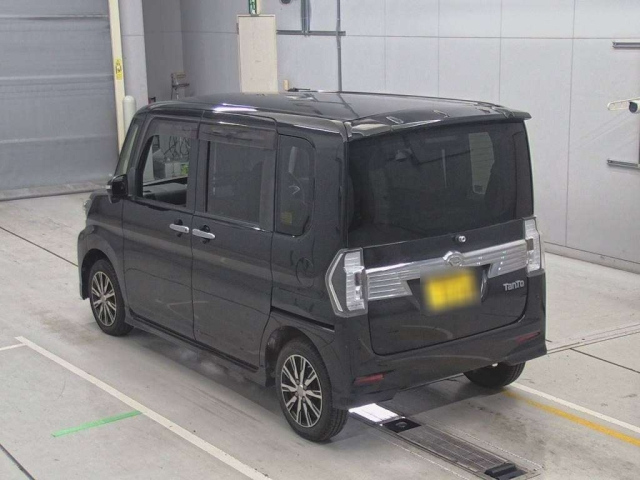 DAIHATSU TANTO 2017