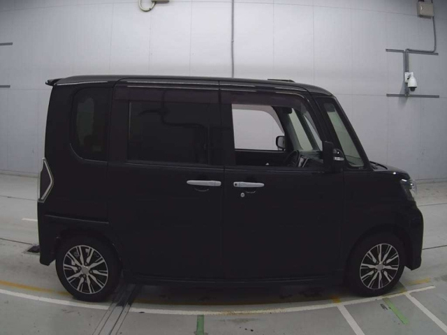 DAIHATSU TANTO 2017