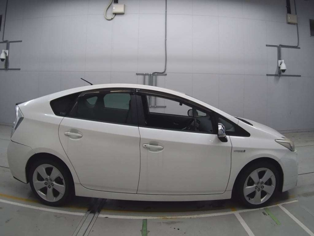 TOYOTA PRIUS 2011