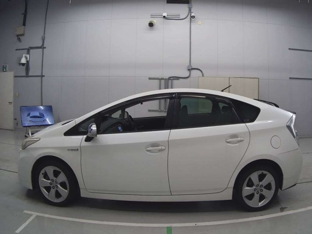 TOYOTA PRIUS 2011