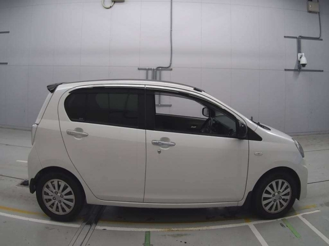 DAIHATSU MIRA E S 2016