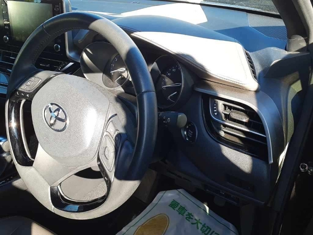 TOYOTA C-HR 2021
