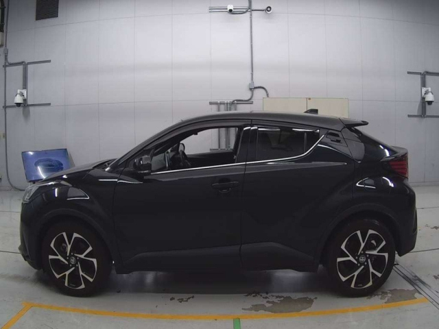 TOYOTA C-HR 2021