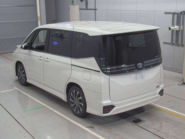 TOYOTA VOXY 2025