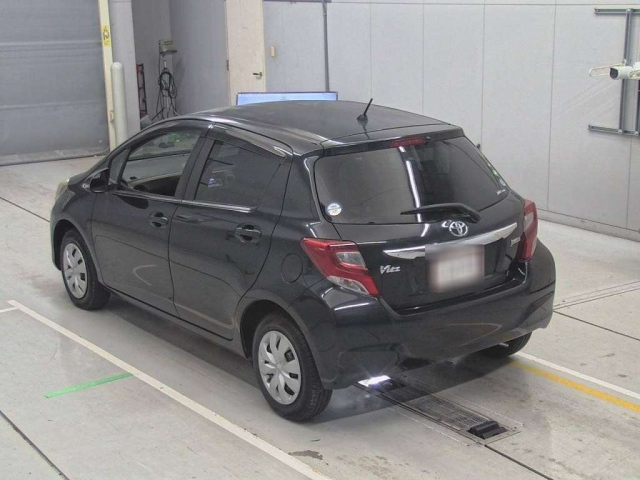 TOYOTA VITZ 2014