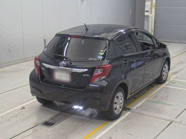 TOYOTA VITZ 2014