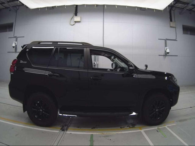 TOYOTA LAND CRUISER PRADO 2022