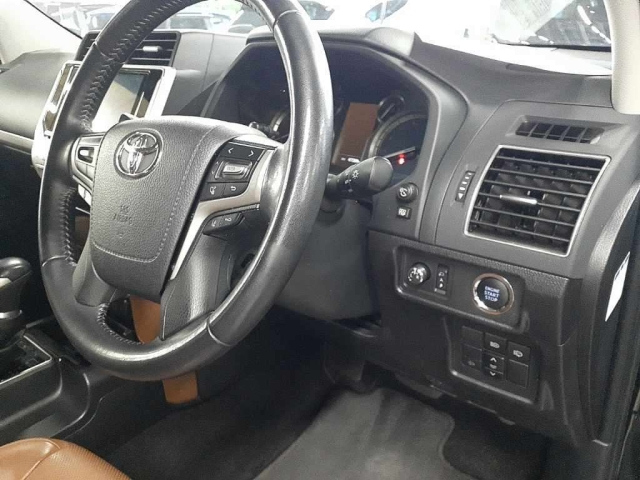 TOYOTA LAND CRUISER PRADO 2022
