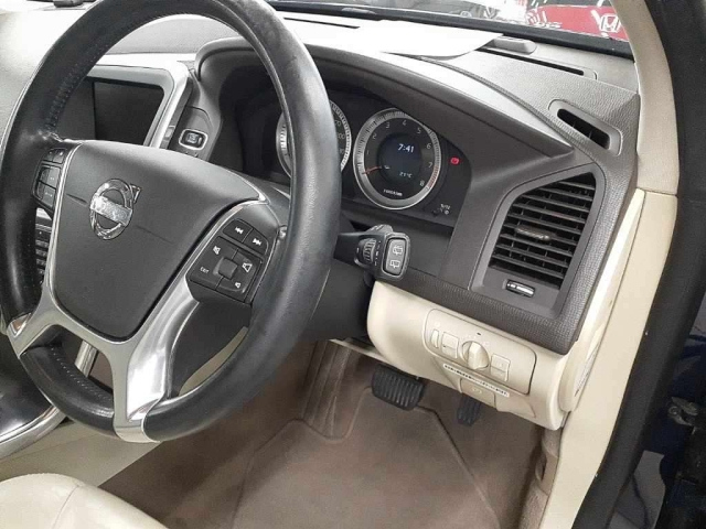 VOLVO XC60 2012