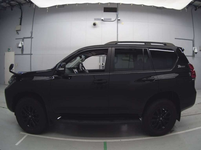 TOYOTA LAND CRUISER PRADO 2022