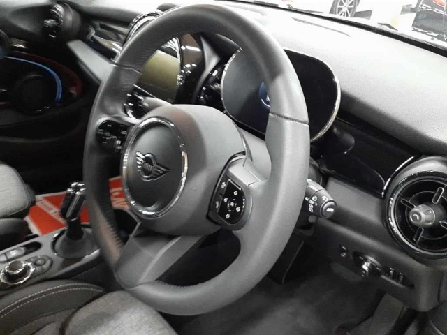 BMW MINI 2024